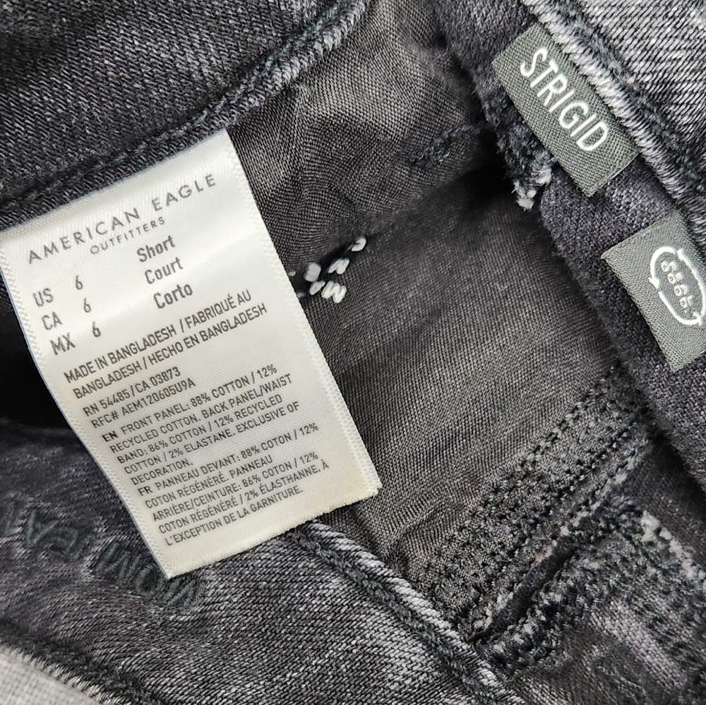 American Eagle Black & Grey Distressed Style Straight Leg Denim Jeans. 6 Short. - Picture 10 of 10